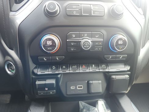 Used 2021 Chevrolet Silverado 1500 RST AWD/4WD image 12