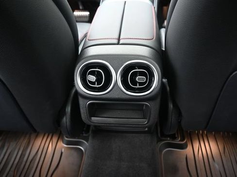 Certified 2025 Mercedes-Benz GLC 43 AMG 4MATIC image 24