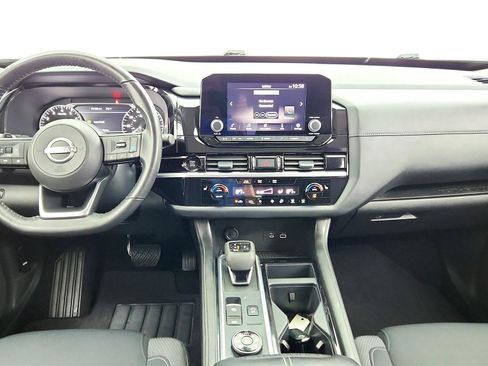 Used 2025 Nissan Pathfinder SV AWD/4WD image 27