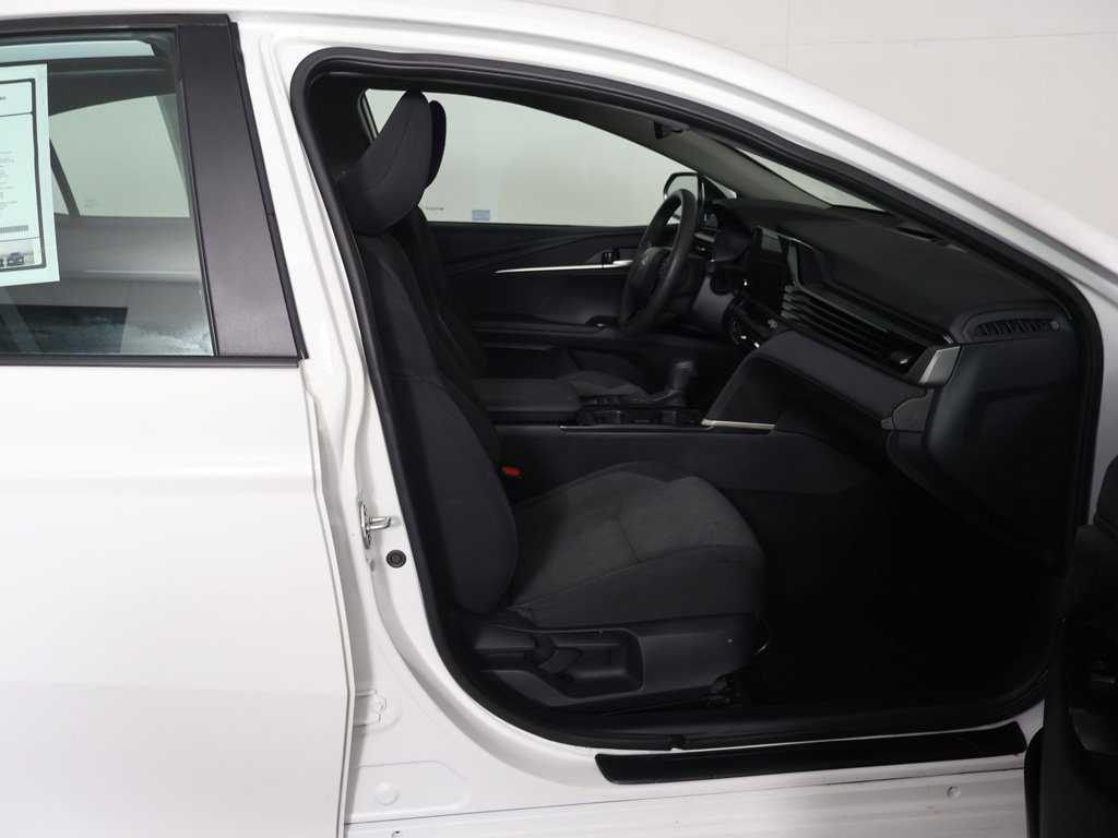 Used 2025 Toyota Camry LE FWD image 28