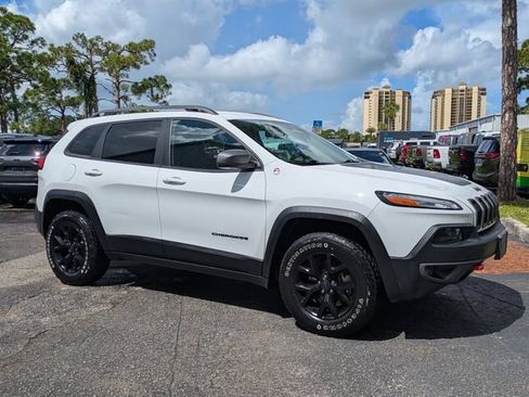 Certified 2018 Jeep Cherokee Trailhawk w/ Comfort/Convenience Group AWD/4WD image 2