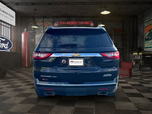 Used 2021 Chevrolet Traverse High Country image 31