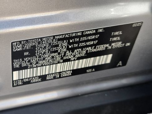 Used 2025 Toyota RAV4 XLE FWD image 32