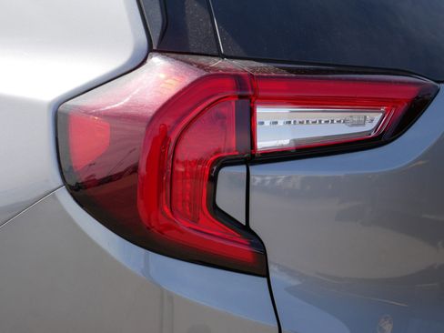 Used 2023 GMC Terrain SLT w/ Infotainment Package II image 17