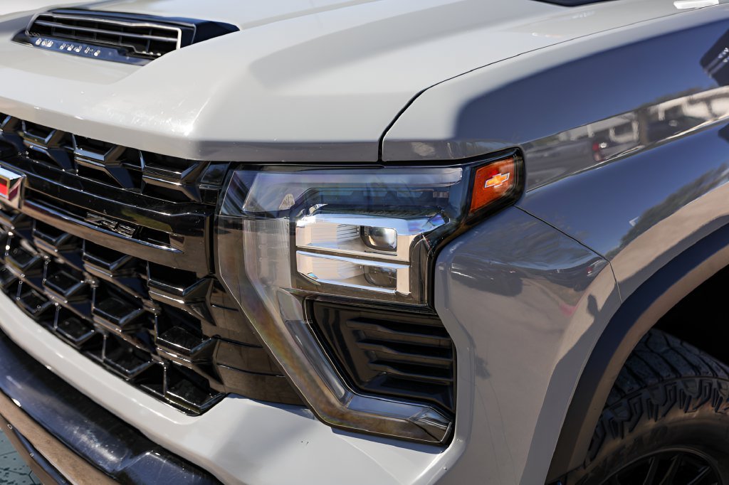 Certified 2024 Chevrolet Silverado 2500 ZR2 w/ Technology Package AWD/4WD image 2