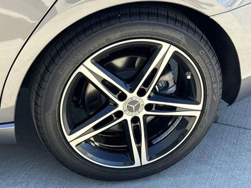 Used 2022 Mercedes-Benz A 220 image 31