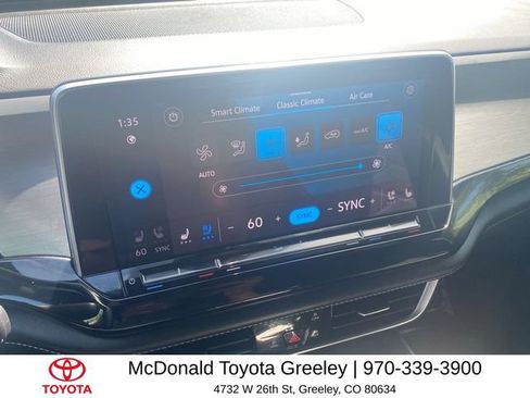 Used 2024 Volkswagen Atlas Cross Sport SE AWD/4WD image 19