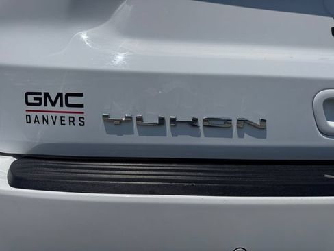 Certified 2023 GMC Yukon SLT w/ SLT Luxury Package AWD/4WD image 9