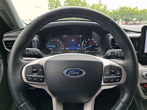 Certified 2023 Ford Explorer XLT w/ Equipment Group 202A AWD/4WD image 18