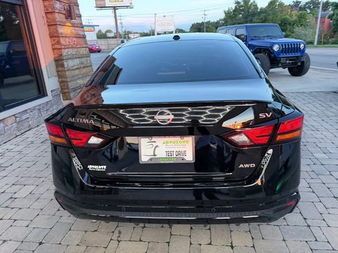 Used 2024 Nissan Altima 2.5 SV AWD/4WD image 13