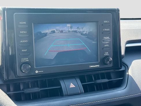 Used 2020 Toyota RAV4 XLE FWD image 13