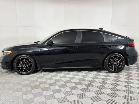 Certified 2024 Honda Civic Sport Touring image 2