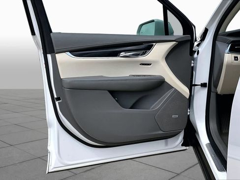 Used 2020 Cadillac XT6 Premium Luxury FWD image 20