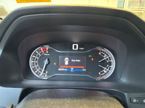 Used 2017 Honda Pilot Touring image 12