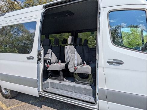 Used 2025 Mercedes-Benz Sprinter 2500 image 12
