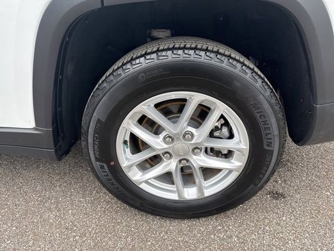 Used 2022 Jeep Grand Cherokee L Laredo w/ Luxury Tech Group I image 12