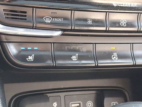 Used 2019 Hyundai Santa Fe Ultimate image 25