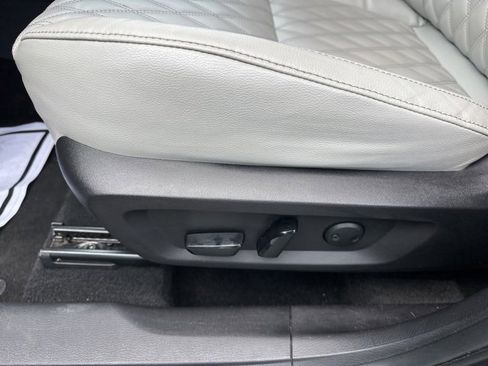 Used 2023 Mitsubishi Outlander SEL image 28