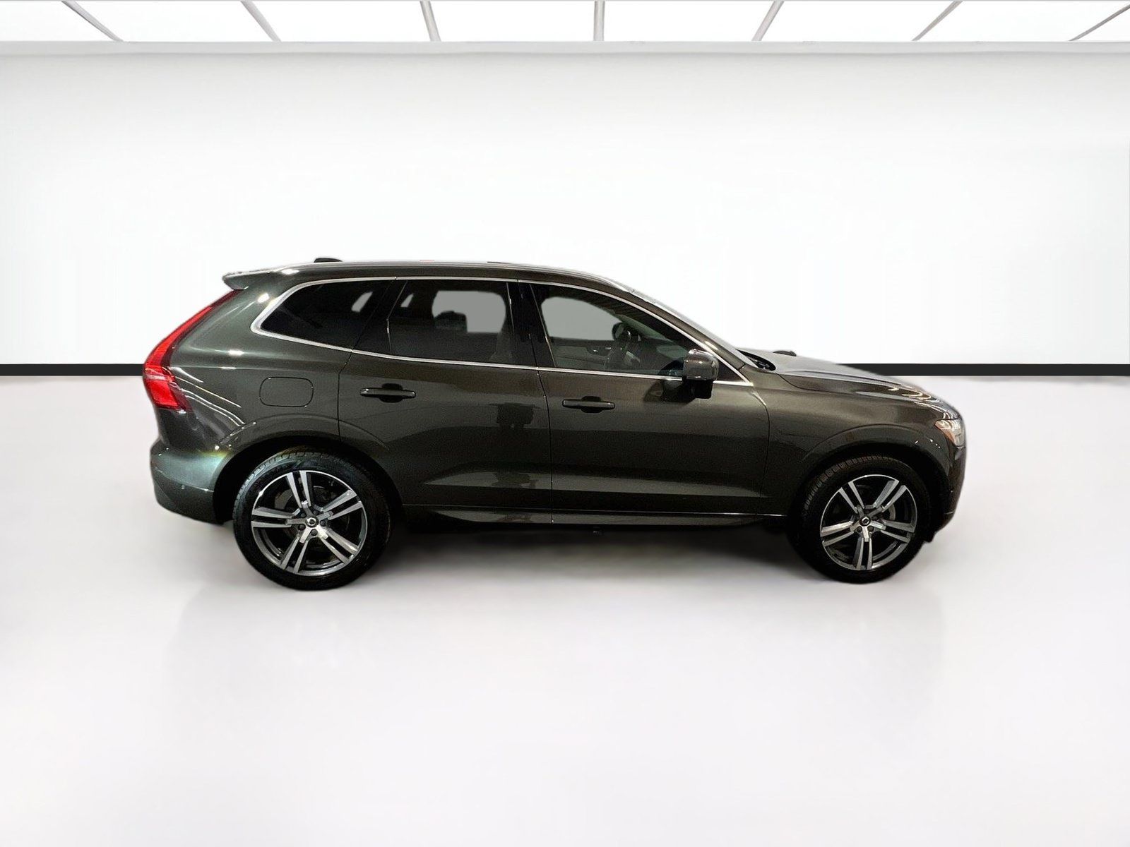 Used 2018 Volvo XC60 T5 Momentum w/ Convenience Package AWD/4WD image 25