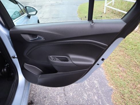 Used 2018 Chevrolet Cruze LT w/ Leather Package image 14