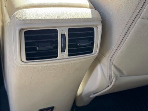 Used 2019 Nissan Rogue SV image 26