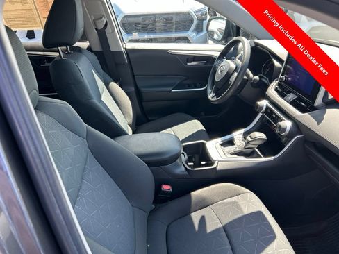 Used 2025 Toyota RAV4 XLE w/ Convenience Package FWD image 21