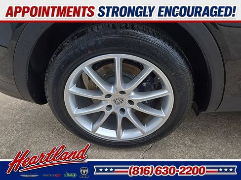Used 2024 Porsche Cayenne w/ Premium Package AWD/4WD image 22