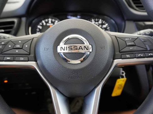Used 2017 Nissan Rogue S FWD image 15