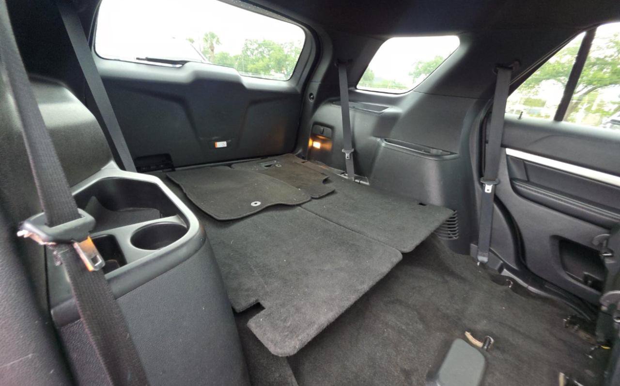 Used 2017 Ford Explorer XLT FWD image 15