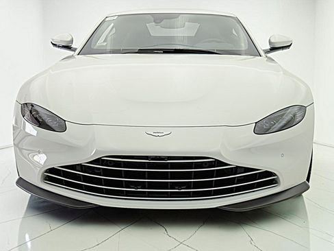 Used 2023 Aston Martin V8 Vantage Coupe RWD image 15
