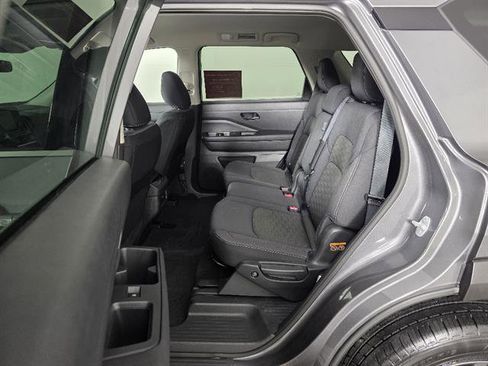 Used 2024 Nissan Pathfinder SV image 25