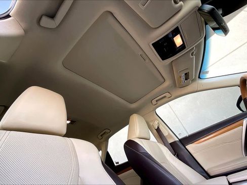 Used 2018 Lexus RX 450h image 12