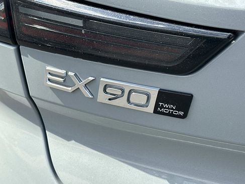 New 2025 Volvo EX90 Ultra image 23
