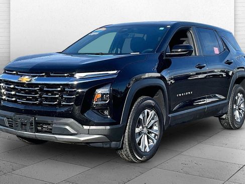 Used 2025 Chevrolet Equinox LT w/ Safety and Technology Package image 11