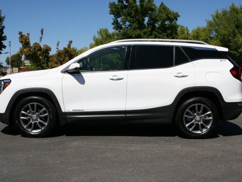 Used 2023 GMC Terrain SLT FWD image 8