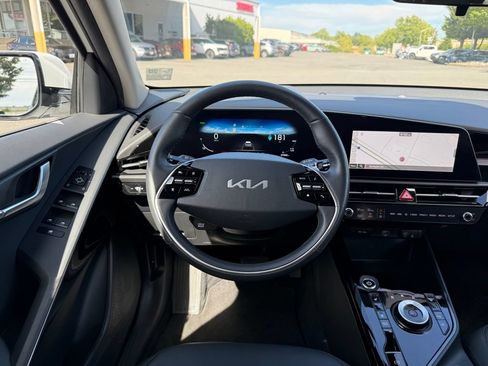 Certified 2023 Kia Niro Wind w/ Wind Preserve Package FWD image 22