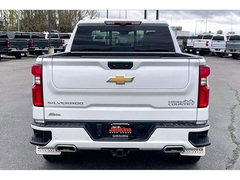 Used 2024 Chevrolet Silverado 1500 High Country w/ High Country Premium Package AWD/4WD image 4