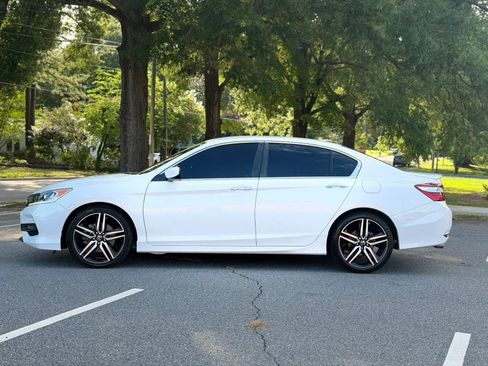 Used 2017 Honda Accord Sport Special Edition image 3