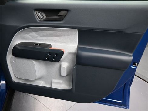 Used 2024 Ford Maverick XLT image 11