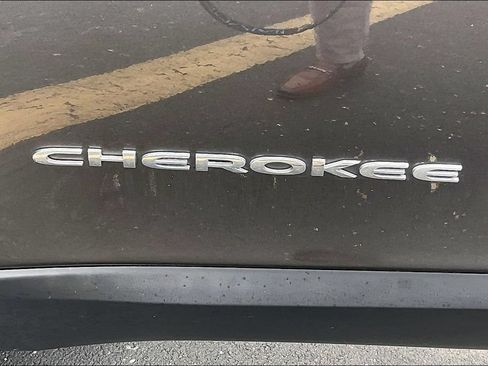 Used 2016 Jeep Cherokee Limited AWD/4WD image 35