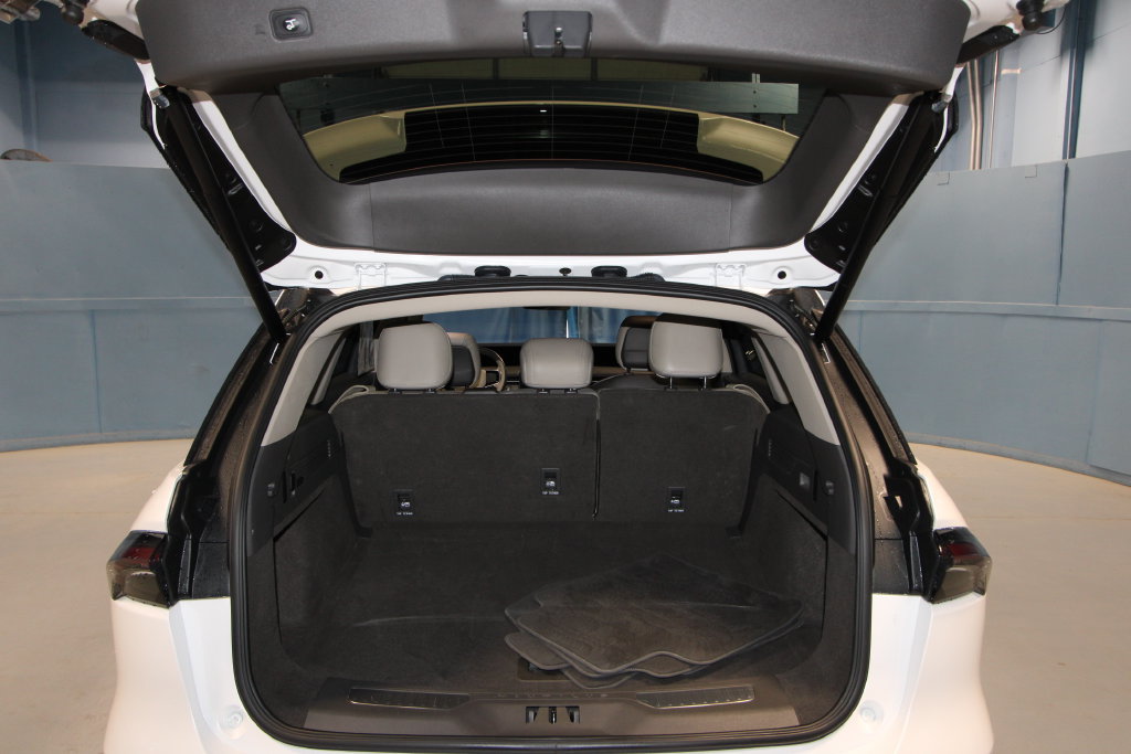 Used 2024 Lincoln Nautilus Premier AWD/4WD image 45