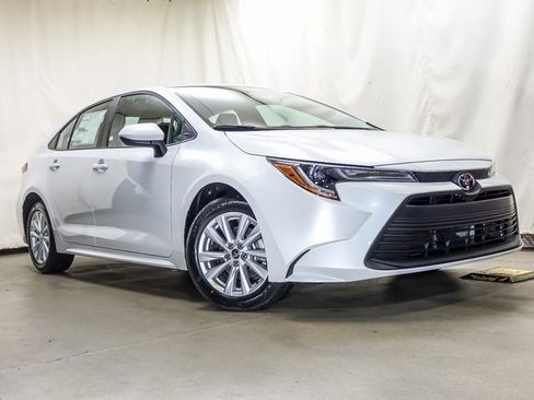 New 2026 Toyota Corolla LE image 2