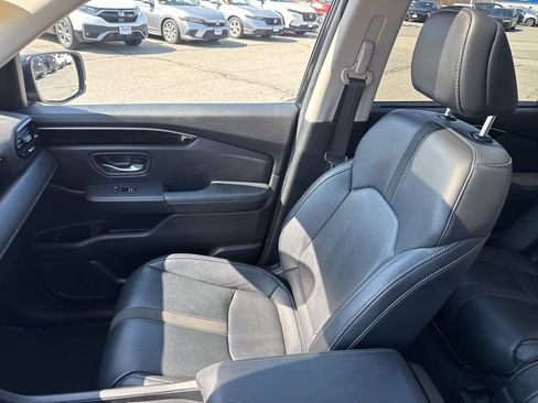 Used 2024 Honda Pilot Touring image 29