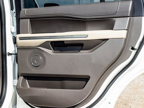 Used 2021 Ford Expedition XLT image 24