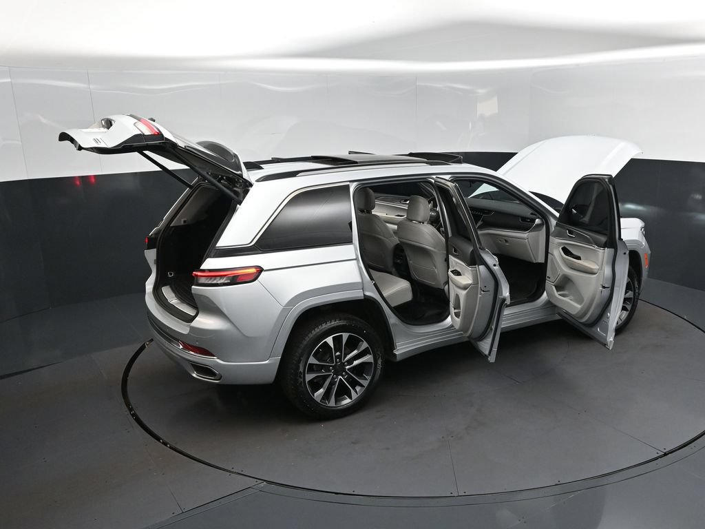 Used 2023 Jeep Grand Cherokee Overland RWD image 49
