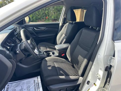 Used 2019 Nissan Rogue SV AWD/4WD image 14