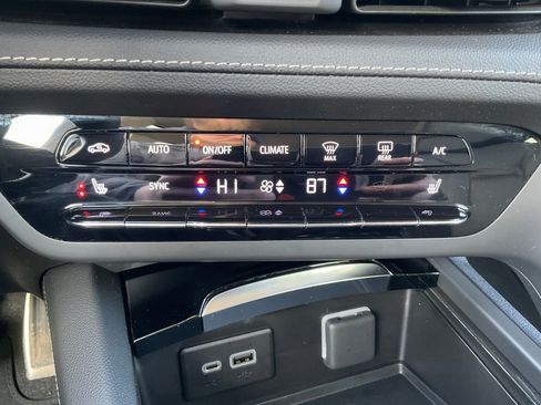 Used 2023 Buick Envision Essence w/ Sport Touring Package image 9