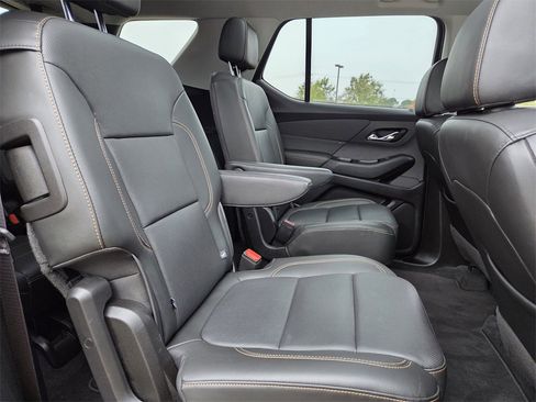 Used 2020 Chevrolet Traverse Premier image 26