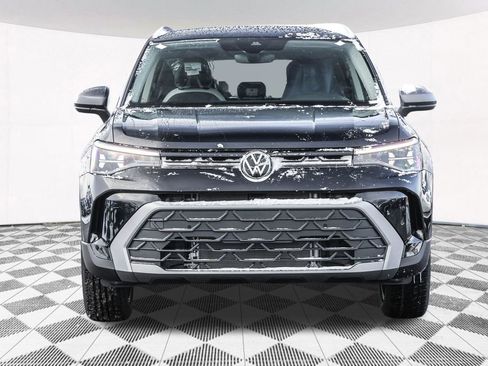 New 2026 Volkswagen Taos SE image 9