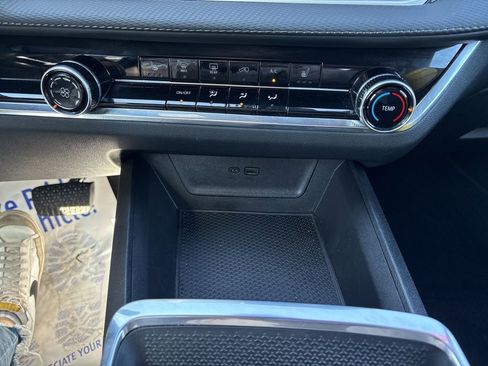 Used 2025 Chevrolet Equinox LT image 35